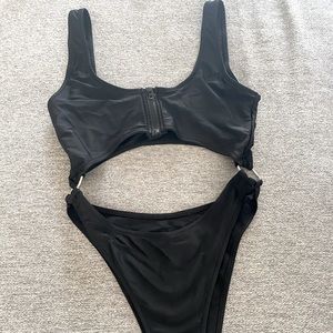 Women One Piece Zaful Cutout One-Piece     size 6